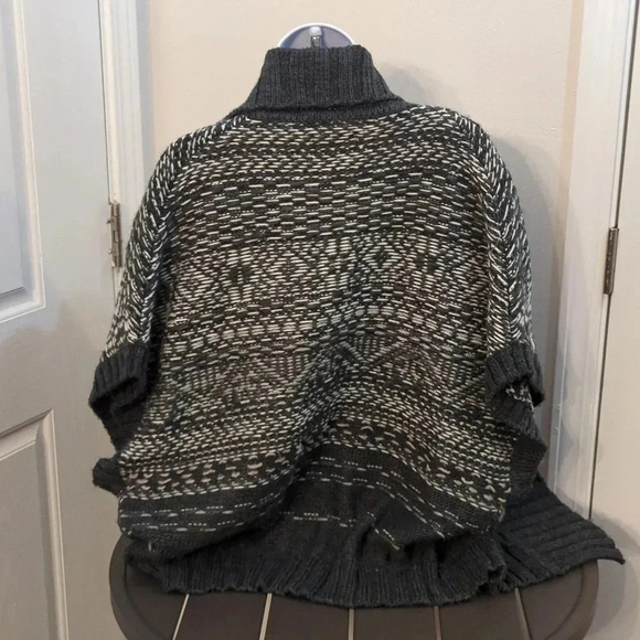 American Eagle Womens Kimono Cardigan Sweater Heavy Knit Oversized size medium - Picture 5 of 9